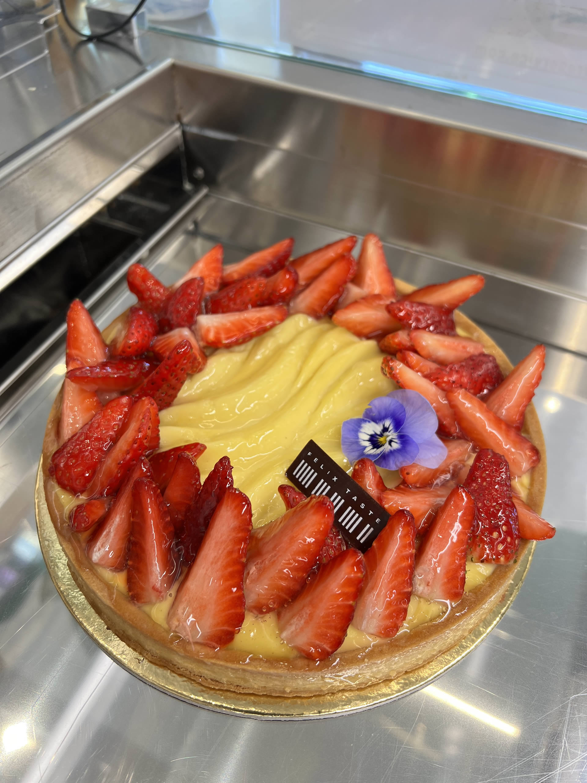 Patisserie, cakes and single portions The Square Cannigione